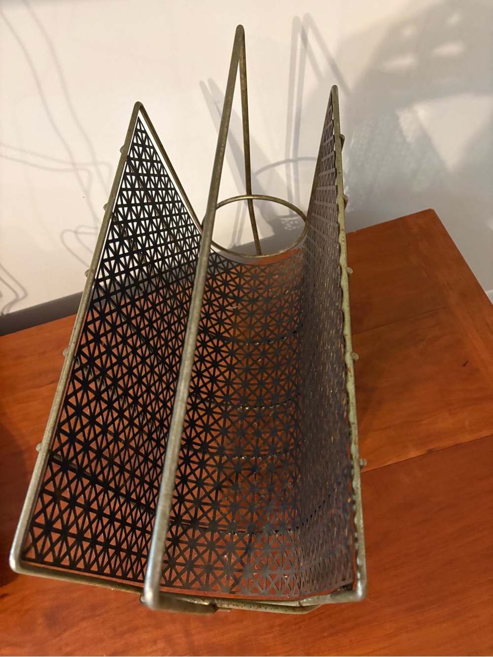 Vintage MCM Atomic Metal Mesh Magazine Rack Record Holder - Picture 4 of 9